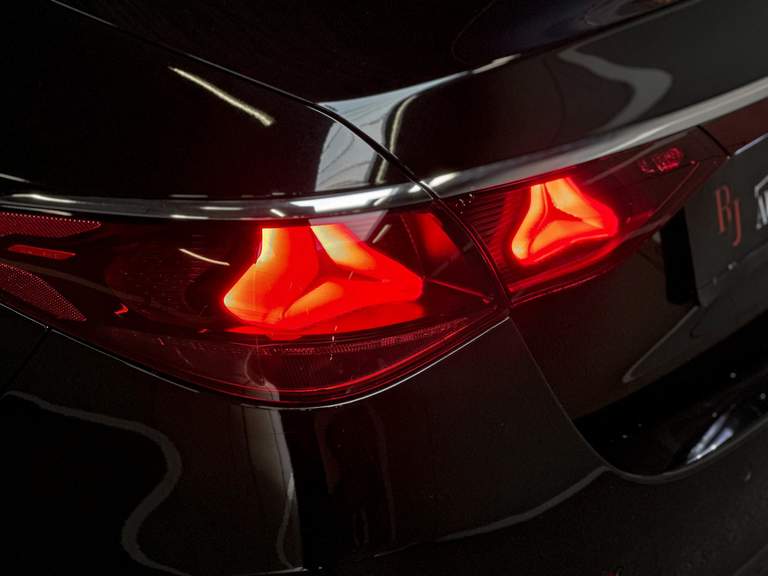 Mercedes-Benz Mercedes-Benz