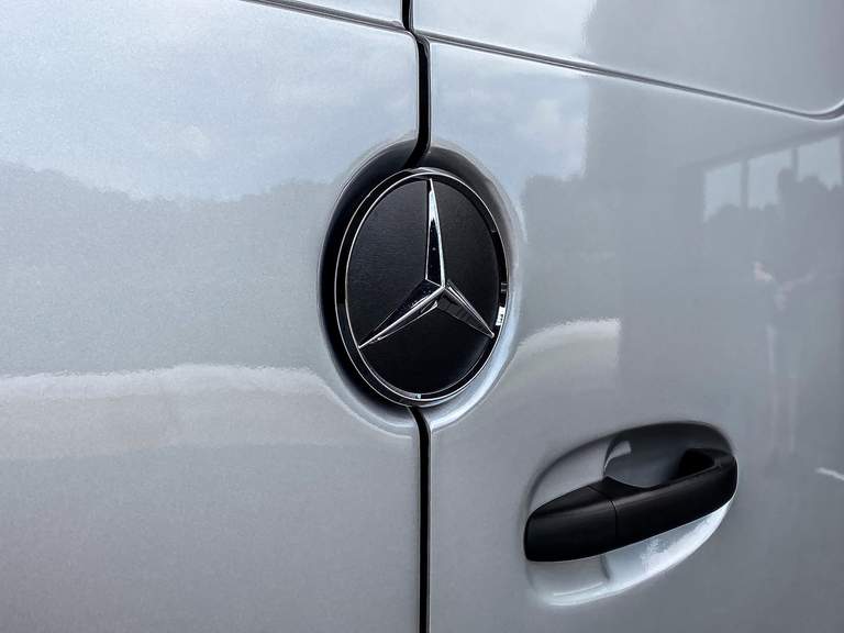Mercedes-Benz Mercedes-Benz