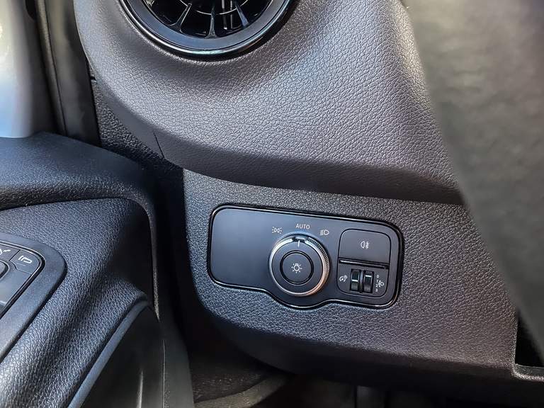 Mercedes-Benz Mercedes-Benz