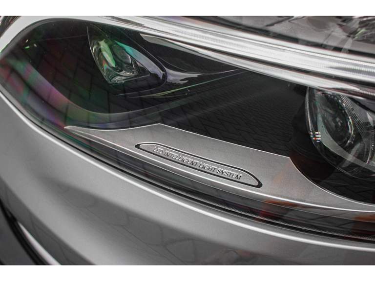 Mercedes-Benz Mercedes-Benz