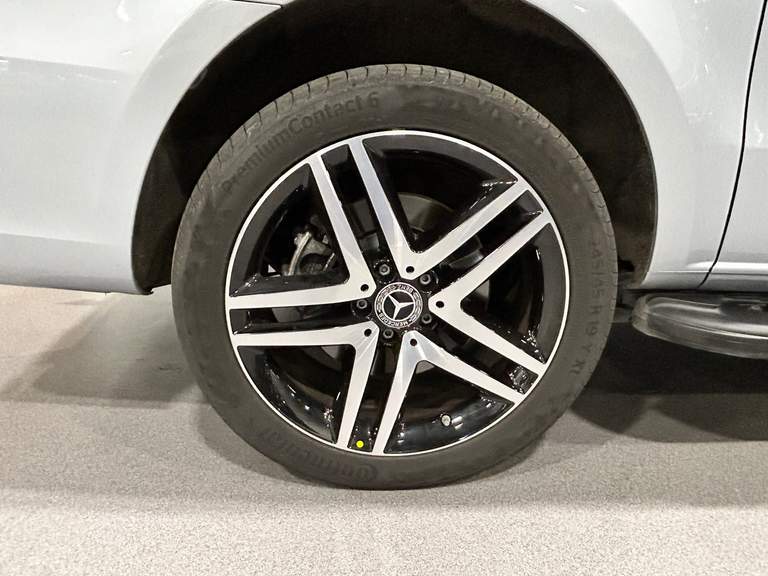 Mercedes-Benz Mercedes-Benz