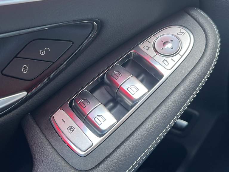 Mercedes-Benz Mercedes-Benz