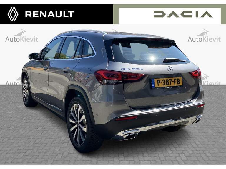 Mercedes-Benz Mercedes-Benz