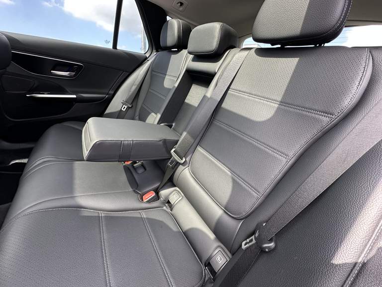 Mercedes-Benz Mercedes-Benz