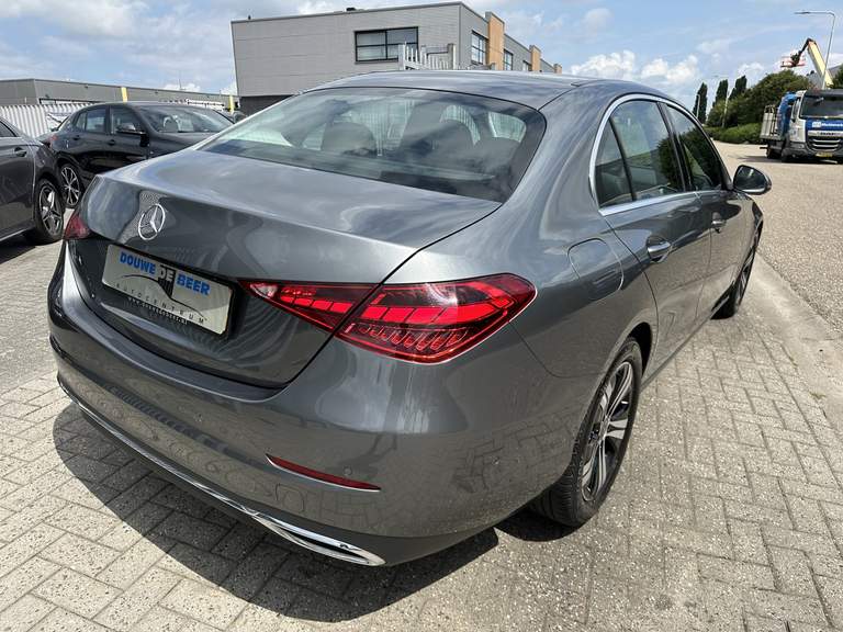 Mercedes-Benz Mercedes-Benz