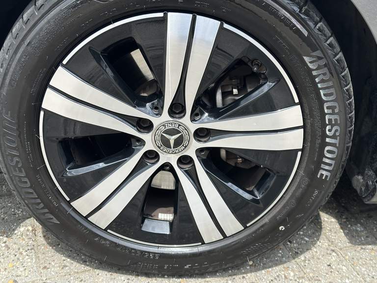 Mercedes-Benz Mercedes-Benz