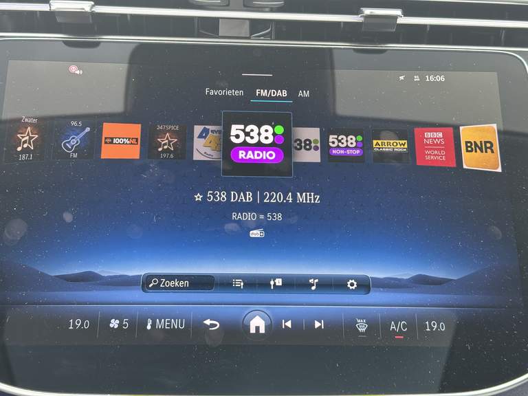 Mercedes-Benz Mercedes-Benz