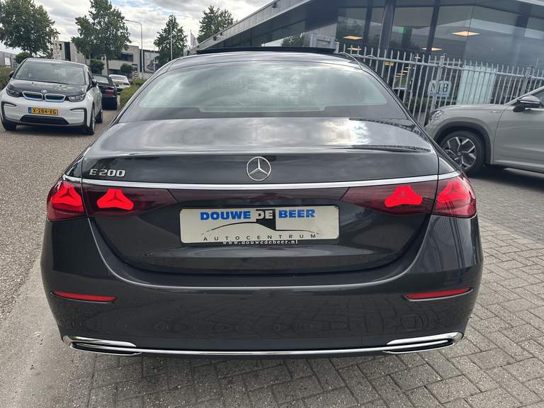 Mercedes-Benz Mercedes-Benz