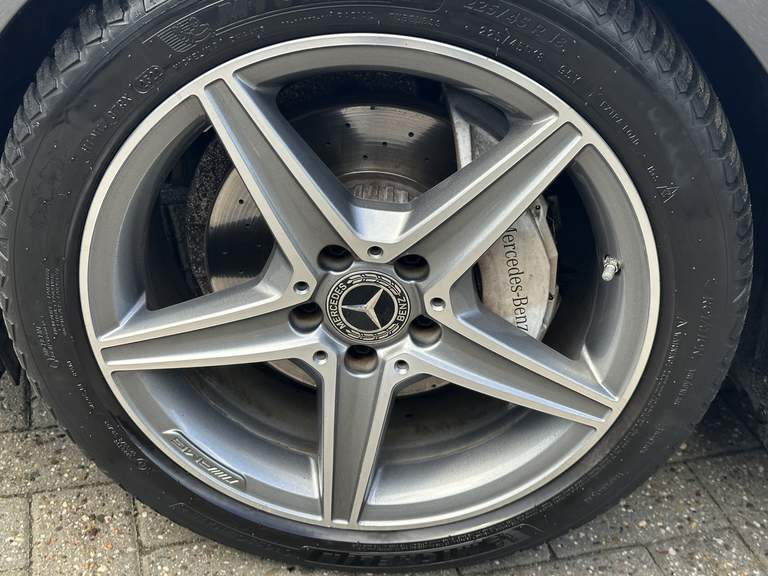 Mercedes-Benz Mercedes-Benz