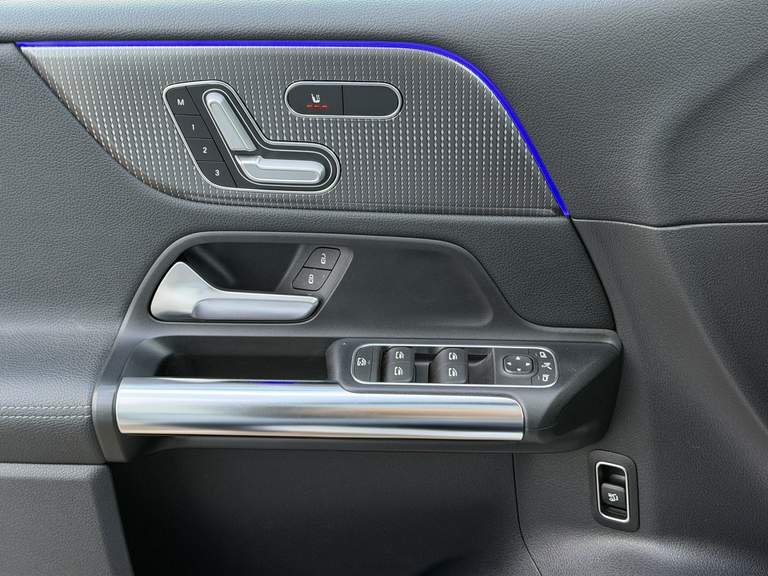 Mercedes-Benz Mercedes-Benz