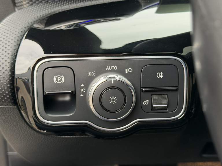 Mercedes-Benz Mercedes-Benz