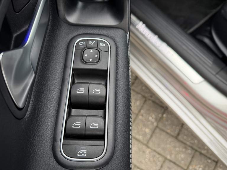 Mercedes-Benz Mercedes-Benz