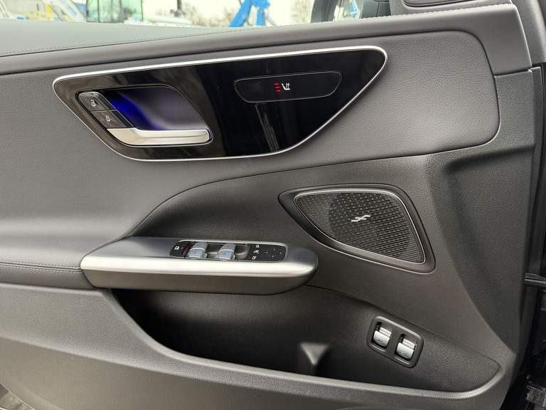 Mercedes-Benz Mercedes-Benz