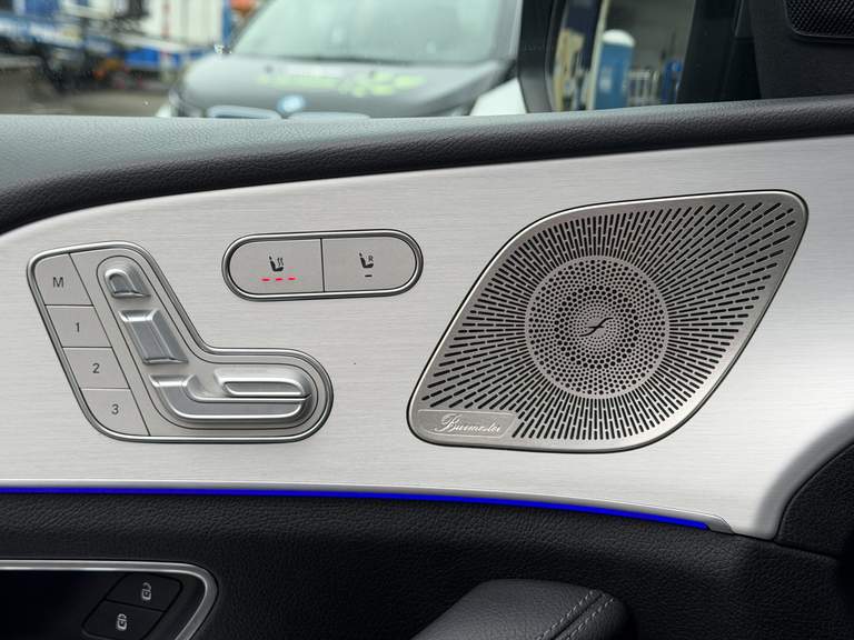 Mercedes-Benz Mercedes-Benz