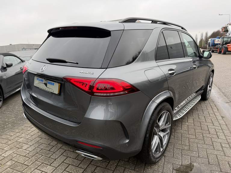 Mercedes-Benz Mercedes-Benz