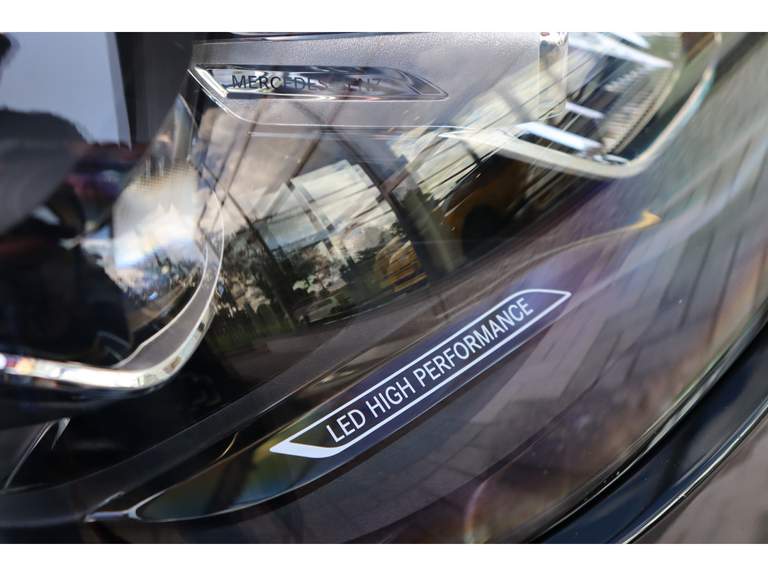 Mercedes-Benz Mercedes-Benz