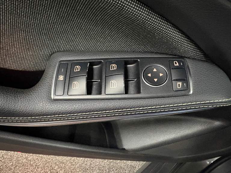 Mercedes-Benz Mercedes-Benz