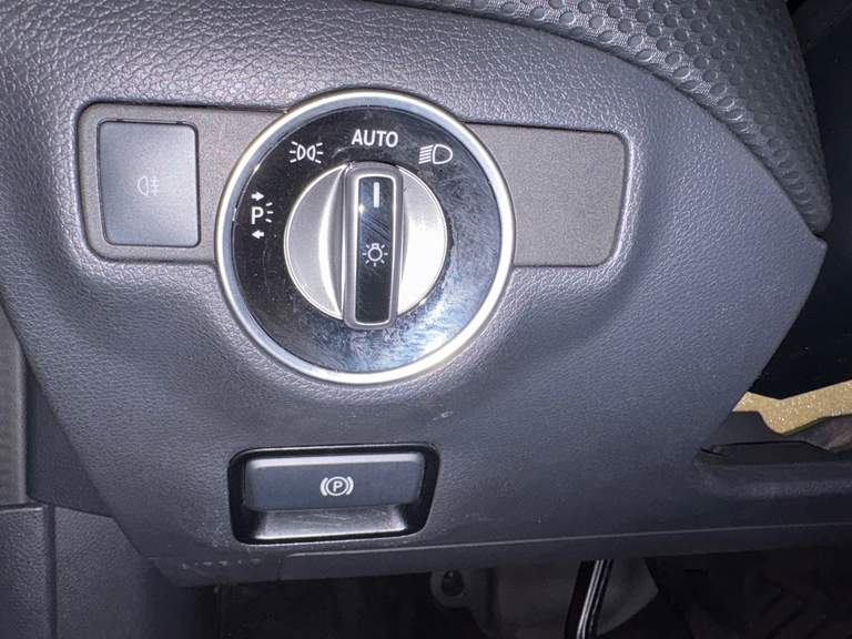 Mercedes-Benz Mercedes-Benz