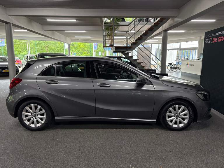 Mercedes-Benz Mercedes-Benz