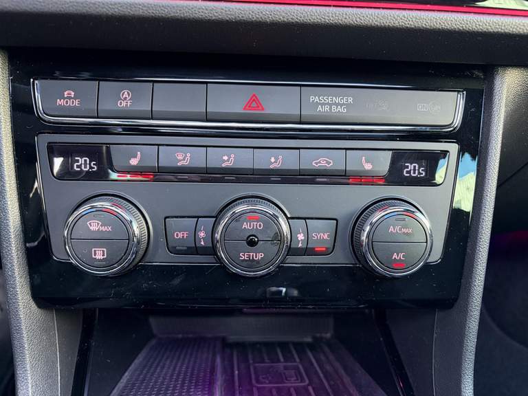 SEAT SEAT