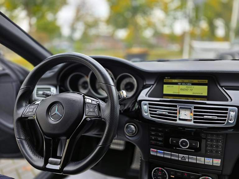 Mercedes-Benz Mercedes-Benz