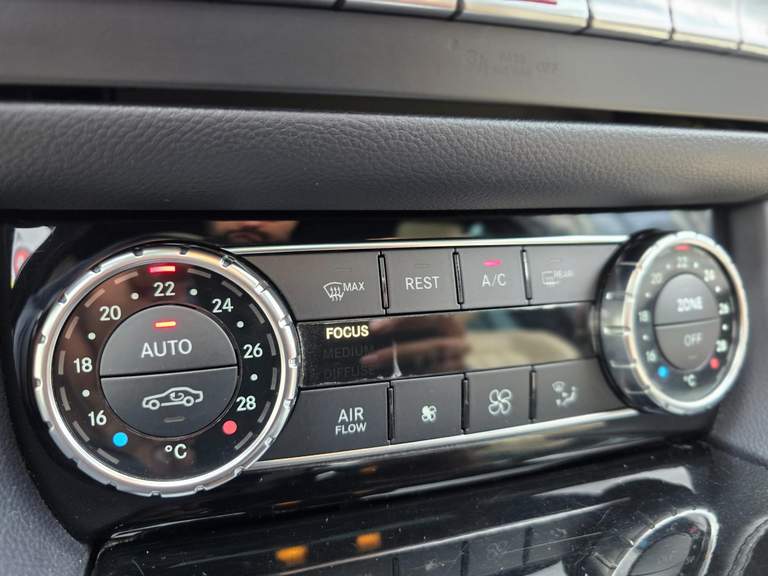 Mercedes-Benz Mercedes-Benz