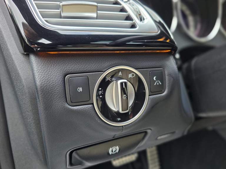 Mercedes-Benz Mercedes-Benz