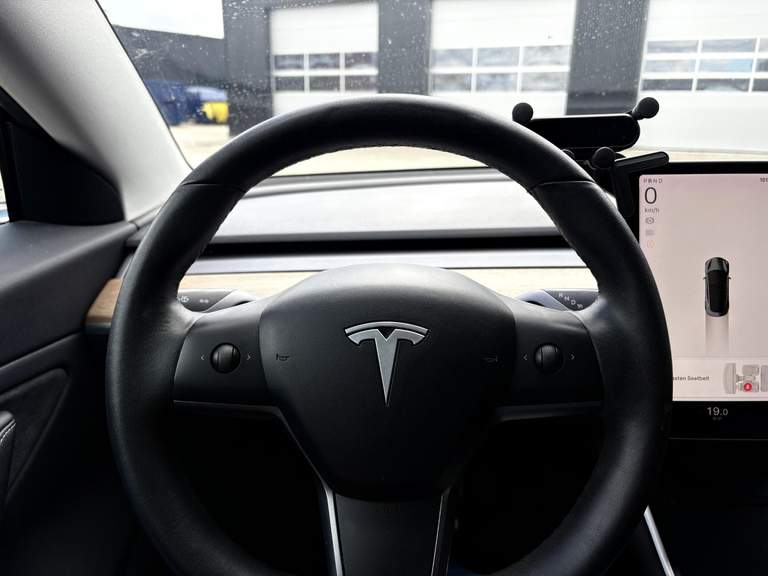 Tesla Tesla