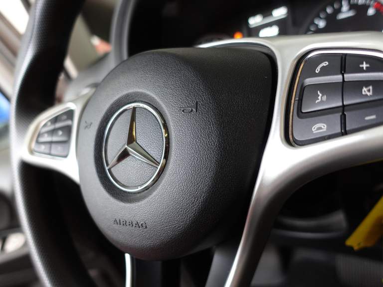 Mercedes-Benz Mercedes-Benz