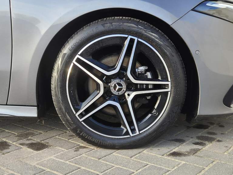 Mercedes-Benz Mercedes-Benz