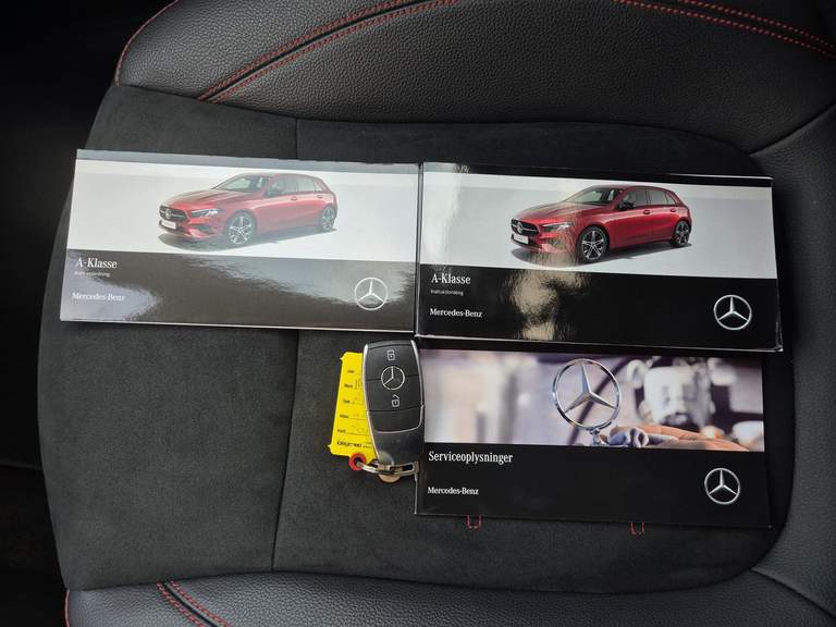 Mercedes-Benz Mercedes-Benz