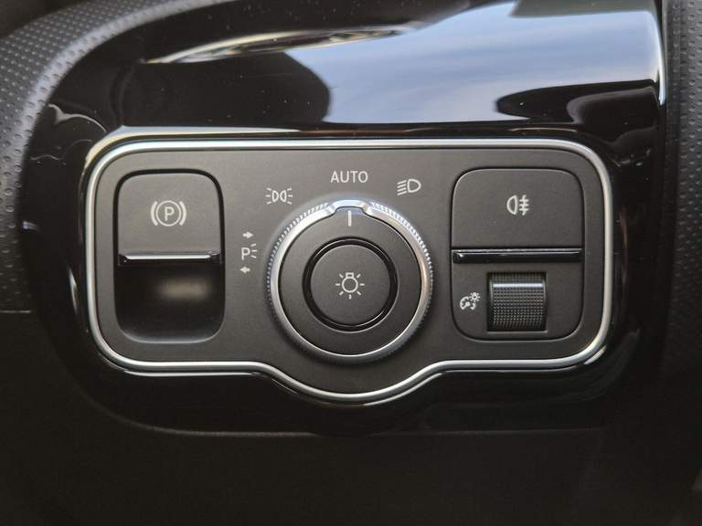 Mercedes-Benz Mercedes-Benz