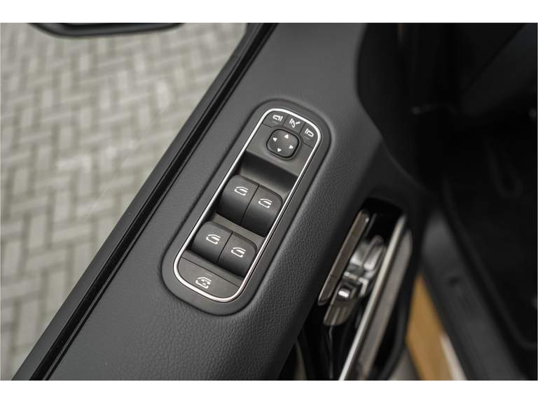 Mercedes-Benz Mercedes-Benz