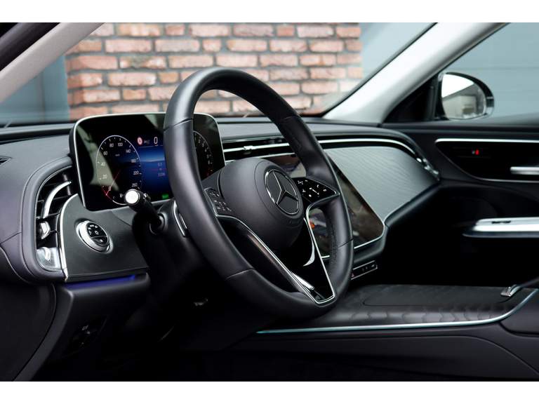 Mercedes-Benz Mercedes-Benz