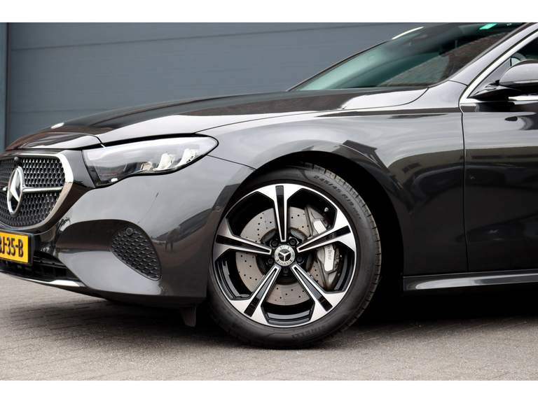 Mercedes-Benz Mercedes-Benz