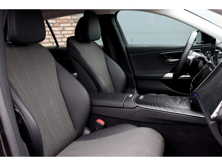 Mercedes-Benz Mercedes-Benz