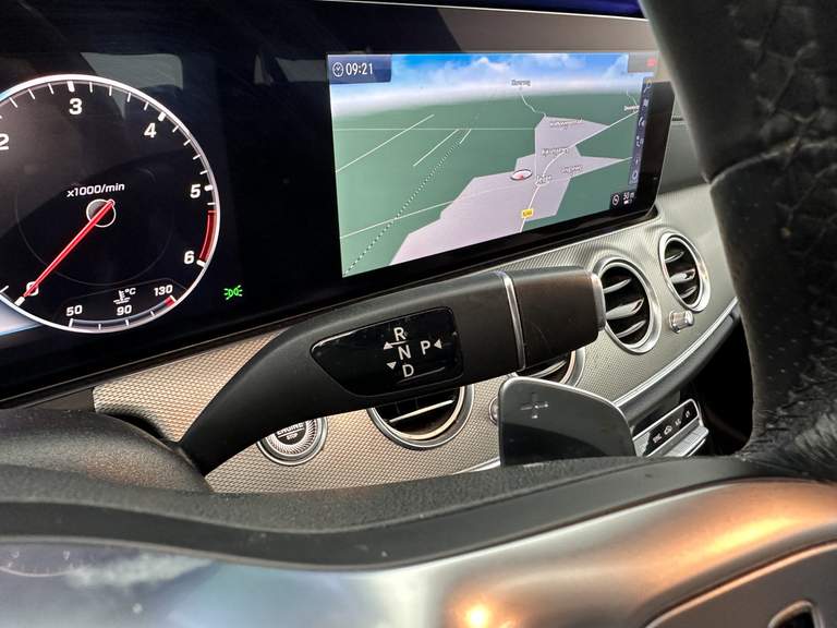 Mercedes-Benz Mercedes-Benz