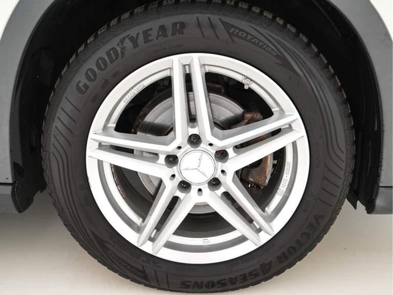 Mercedes-Benz Mercedes-Benz