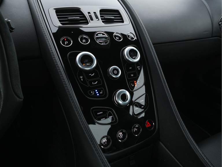 Aston Martin Aston Martin