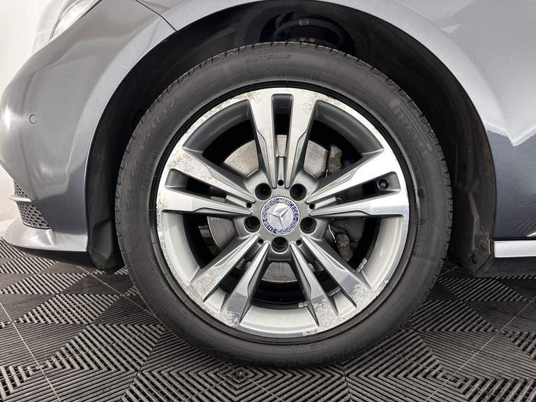 Mercedes-Benz Mercedes-Benz