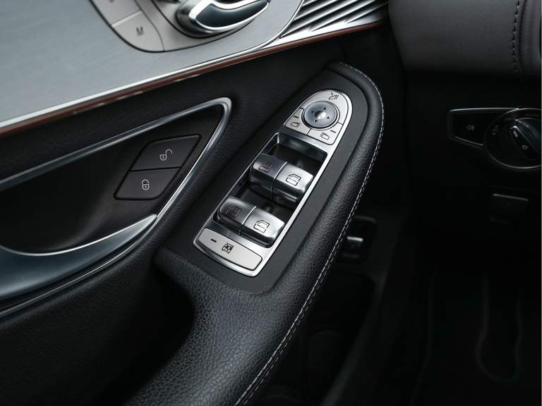 Mercedes-Benz Mercedes-Benz