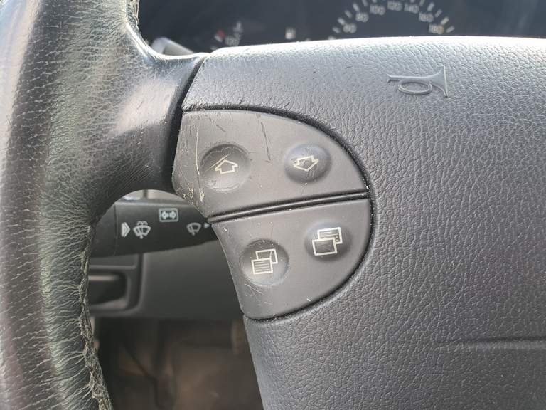 Mercedes-Benz Mercedes-Benz