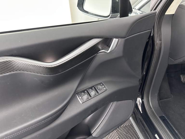 Tesla Tesla
