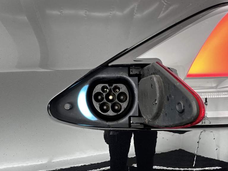 Tesla Tesla
