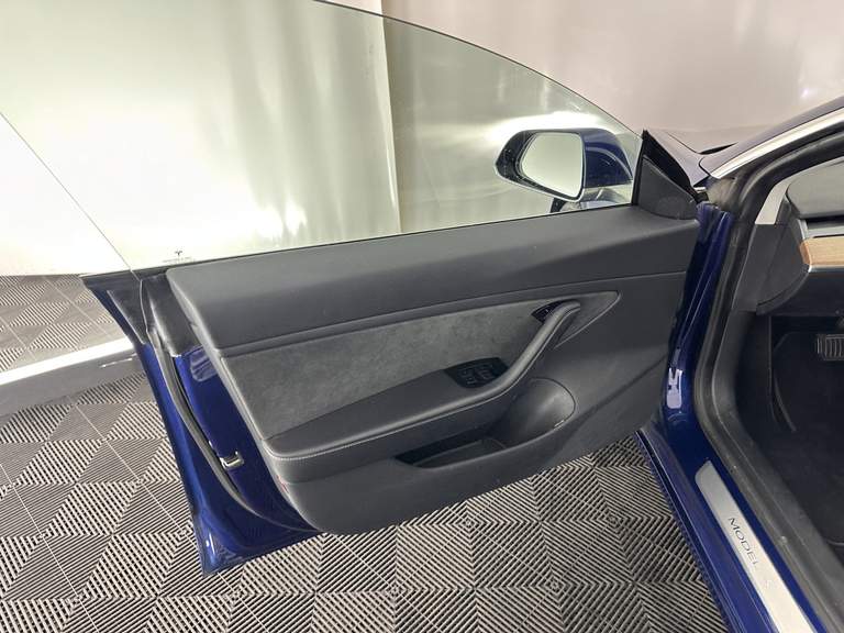 Tesla Tesla