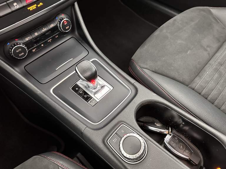 Mercedes-Benz Mercedes-Benz