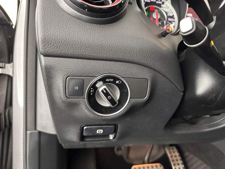 Mercedes-Benz Mercedes-Benz