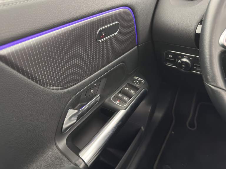 Mercedes-Benz Mercedes-Benz