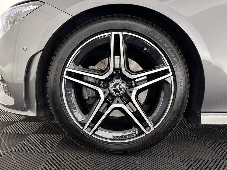 Mercedes-Benz Mercedes-Benz