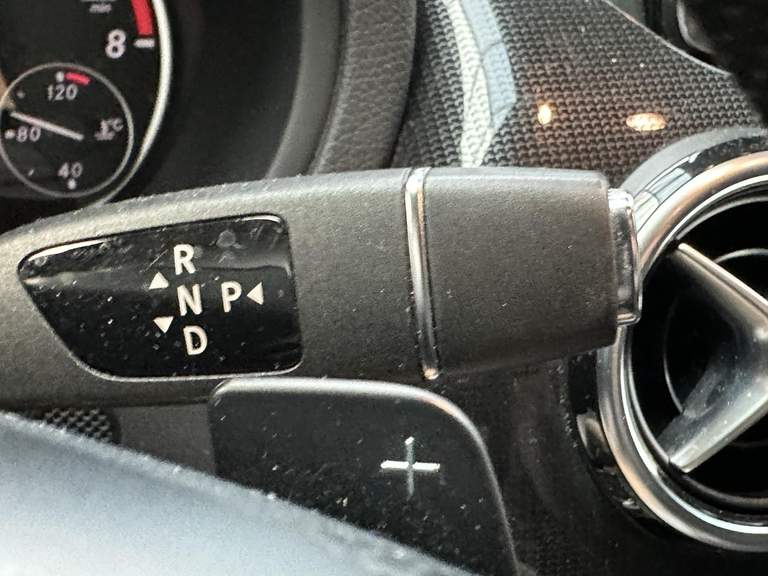 Mercedes-Benz Mercedes-Benz